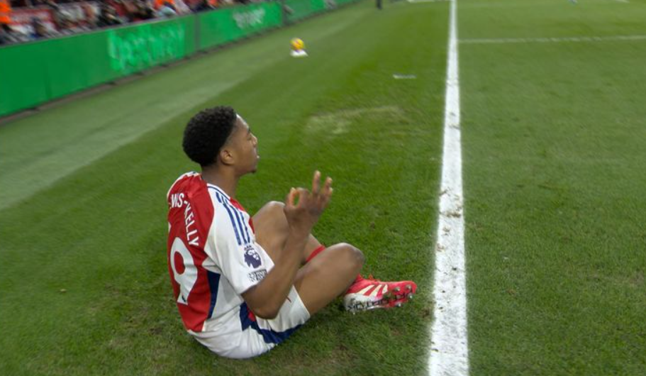 Blog Sepak Bola | Myles Lewis-Skelly Mocks Haaland