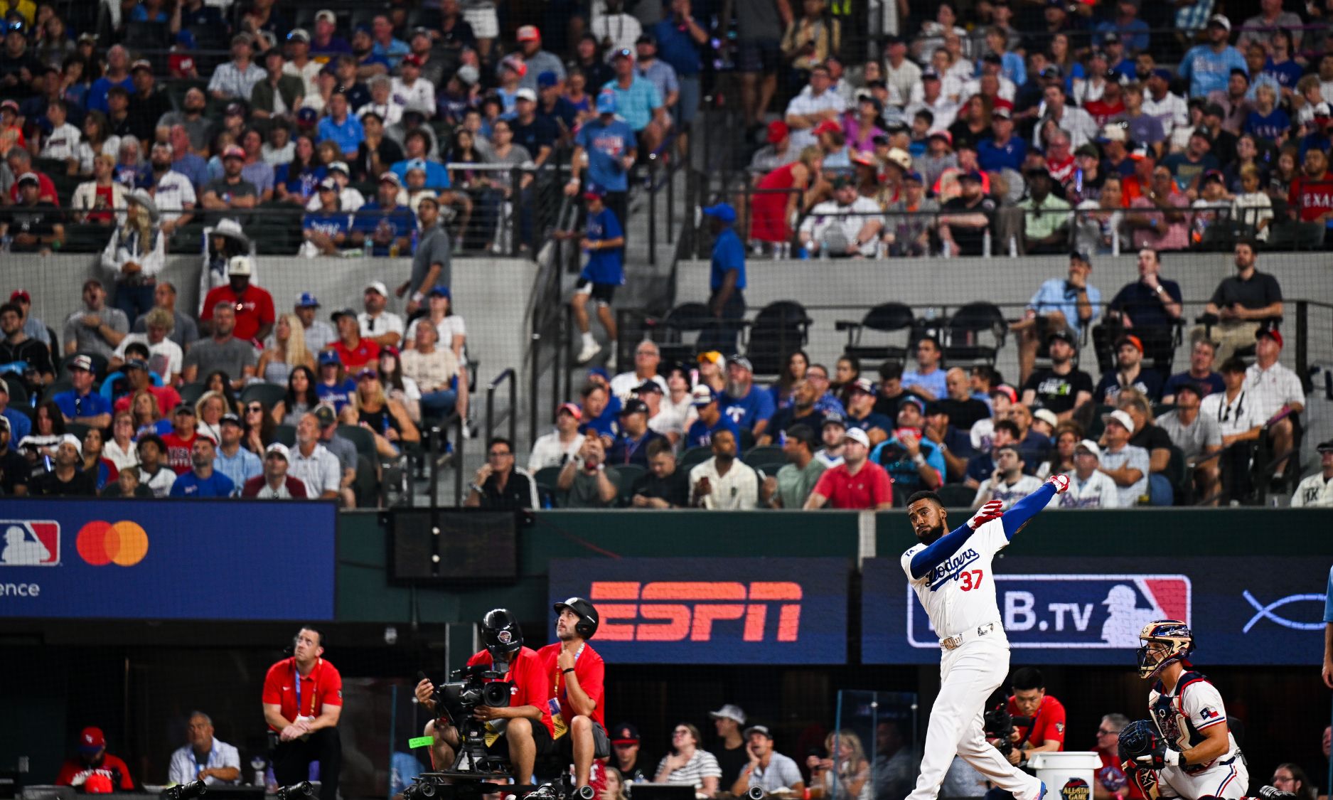 MLB Menutup Penggantian Kesepakatan TV ESPN dan menggoda penataan kembali pasca-ekspansi