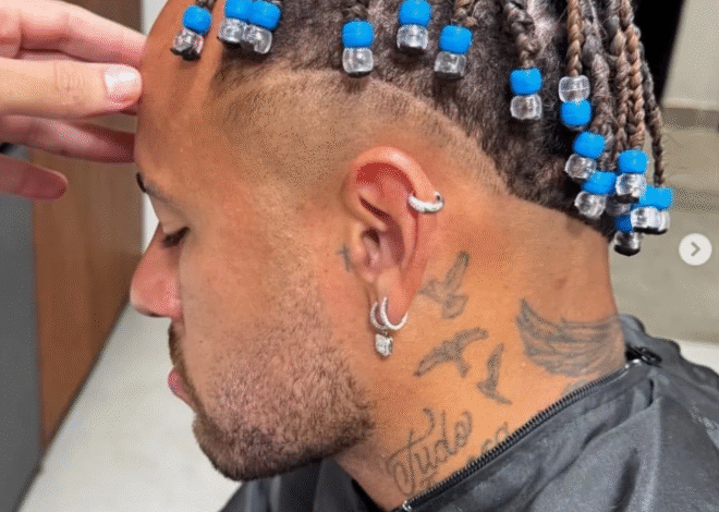 Blog Sepak Bola | Neymar memiliki tempat tidur biru di rambutnya