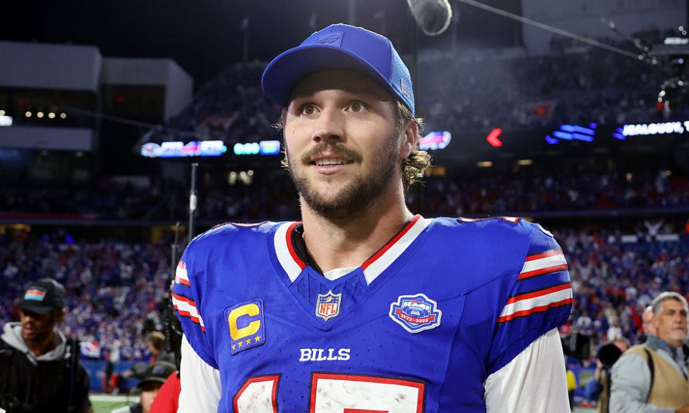 NFL MVP Josh Allen Bertukar Nike untuk New Balance