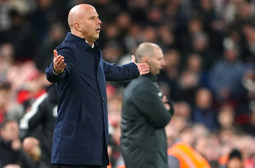 Blog Sepak Bola | Perjudian Arne Slot menjadi bumerang